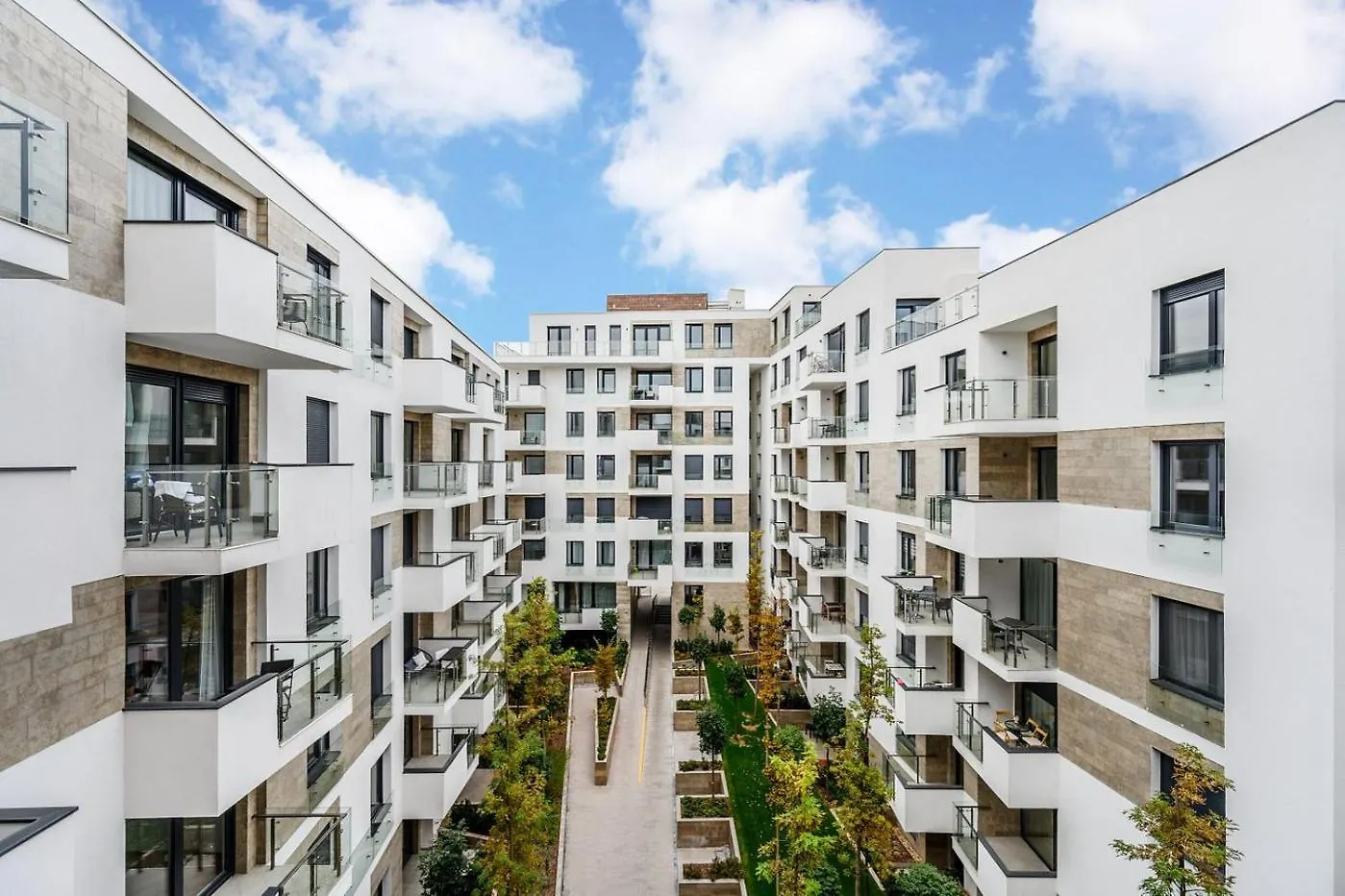Elisabeth Residence Green With Parking Budapest Hungary